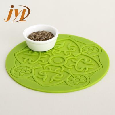 China Viable Wholesale Color Kitchen Silicone Pot Relief Lace Mat for sale