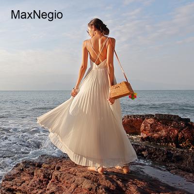 China 2018 Lady Fashion White Beach Backless MaxNegio Dress Women Anti-Static Halter Dress for sale