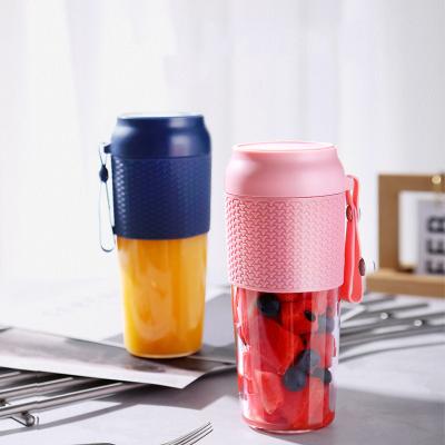 China Portable Car Blender With 300ml Travel Cup Smoothie USB Rechargeable Blender for sale