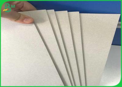 China Papel de tablero gris rígido, conglomerado laminado 3m m de 0.8m m 0.9m m 1m m 2m m en venta