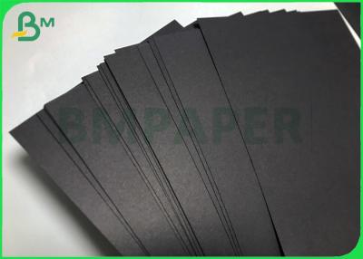 China Karton-Blatt doppelten freien Raumes Mischungs-Holzschliff-Matts 150gsm 350gsm schwarzes Cardstock zu verkaufen