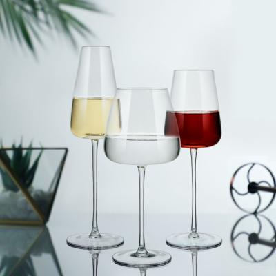 China Samyo Clear Hand Clear Long Swelled Stem Layla White Wine Glasses For Wedding Birthday Christmas for sale