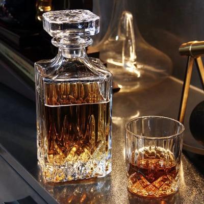 China Whiskey Decanter Set With Glass Factory Custom Clear Diamond 750ml Whiskey Set Glass Decanter With Whiskey Glass for sale