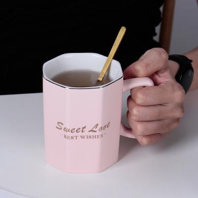 China Viable Shiny Solid Color Luster Novelty Shape Hand Painting Gold Ceramic Coffee Mug With Spoon for sale