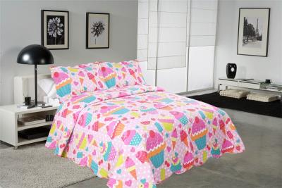 China Cake Pattern Printed Quilt Set Washable 240x260 / 260x280cm Bed Cover Sizes for sale