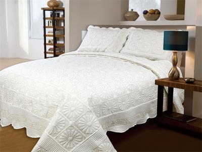 China Household Embroidery Quilt Bedding Sets , Wrinkle Resistant Stamped Embroidery Quilt Kits for sale