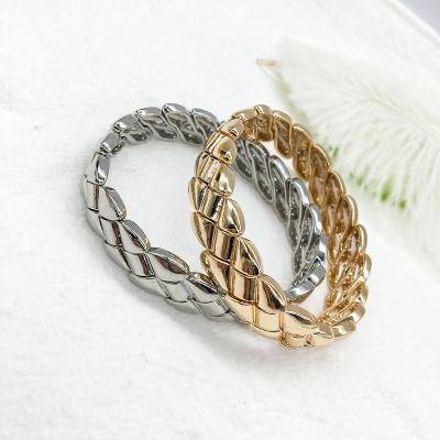 China To Make Girl Beautiful Hot Sale Chunky Geometric Alloy Bracelet 18K Gold Silver Wheat Shape Elastic Bracelet for sale