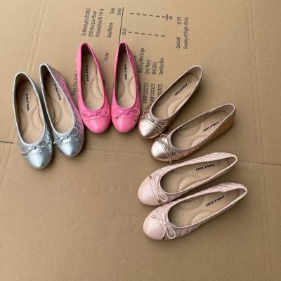 China Deodorization On Sale Flexible Flat Shoes For Women With Soft Sole And Bow Large Size Cheap Running Flats for sale