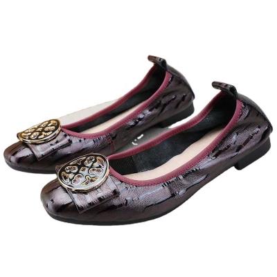 China Deodorization Foldable Flat Unique Shoes Genuine Leather Soft Sole Plus Size Women Ballerina Flat Shoes for sale