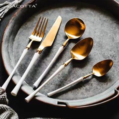 China Viable Gold Stainless Steel Teaspoon Green Handle Silverware Set Soup Spoon Cutlery Set Stainless Steel Flatware Sets for sale