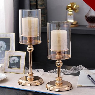 China Modern Luxury Crystal Candle Stand Set Home Decor Europen Glass Candlesticks Stand Metal Gold Wedding Candle Holder for sale