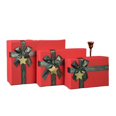 China Chic Elegant Customized Rigid Packaging Box Red Holiday Gift Box with Ribbon Bow zu verkaufen