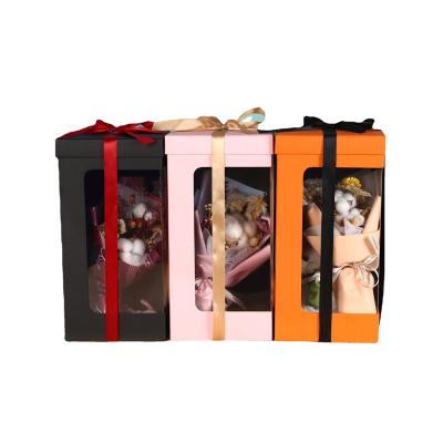 Cina 2022 High Quality Valentine's Day Lover Roses Flowers Black Orange Pink Cardboard Paper Gift Box with Window and Ribbon in vendita