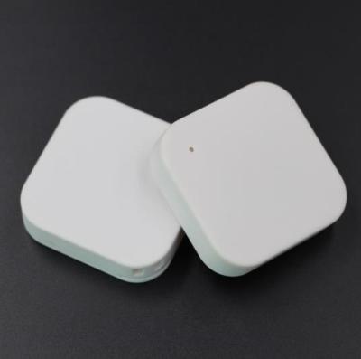 China IP67 Indoor Location Long Range Encryption Ibeacon Waterproof Material With Accelerometer Sensor for sale