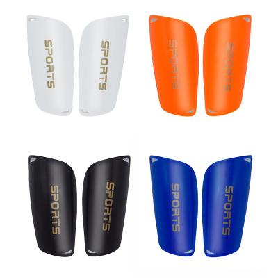 China Outdoor Sport EVA Football Shin Pad Duurzaam Soccer Shin Guard Geschatte levertijd Te koop