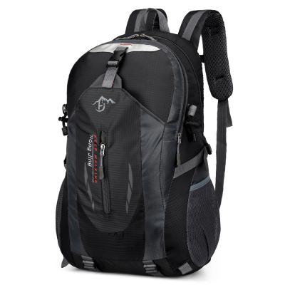 China Mochila de acampamento de combate à prova d'água para esportes ao ar livre viagens de caminhada em estilo simples à venda