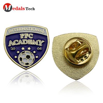 China Professional Europe OEM Craft Manufacture Men Lapel Pin Gold Soccer Lapel Pin For Club for sale