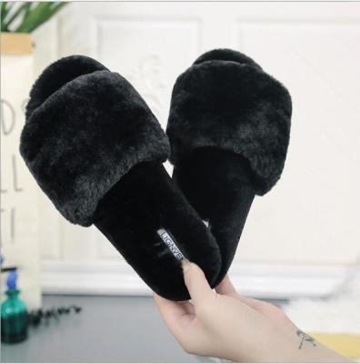 China Summer Home Breathable Sandals Breathable Flat Slippers Color Changing Fox Fur Plush Flip Flops for sale