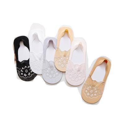 China High Quality Breathable Simple Flower Lace Boat Women Invisible Non-slip Breathable Socks for sale