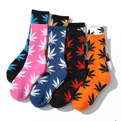 China Hot Selling QUICK DRY Maple Leaf Socks Stretch Mid Crew Cotton Hogs Thick Weed Basketball Mens Womens Socks for sale