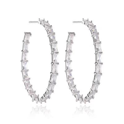 China Long Color Keeping Customization Rainbow Circle Inlaid Unique Luxury Diamond Metal Fashion Stud Earrings for sale