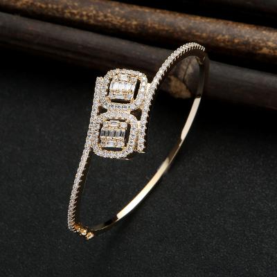 China Luxury Latest Design Zircon Gourd Buckle Geometric Ladies Bracelets for sale