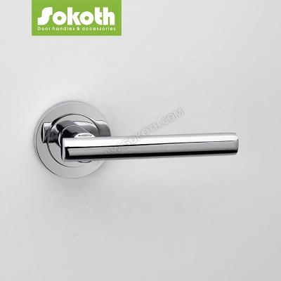 China Good chrome plating hot-selling zinc alloy modern interior polished door handle for sale