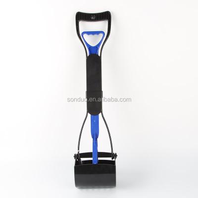 China Viable hot selling long handle pet product pet product pooper tool poop clean scoop foldable plastic scooper harvester for sale