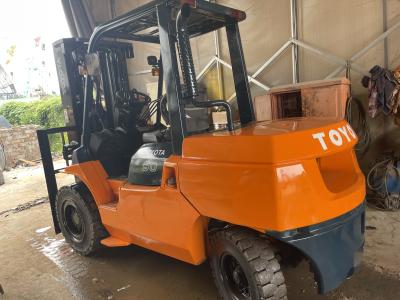 China Benutztes Toyota 7FD50 5 Ton Forklift 3 Abschnitte bemasten maximale Hubhöhe 4500mm zu verkaufen