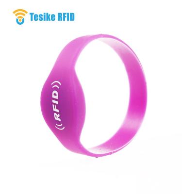 China New product 125khz 13.56mhz rfid nfc ntag216 chip wristband waterproof / waterproof wristband for sale