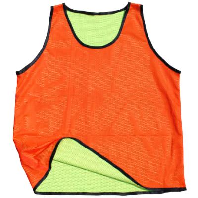 China Coolmax Sets Unisex 100% Polyester Provide Eyelets Reversible Football Training Vest for sale