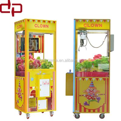 China Fun wooden indoor room toy claw machine game and coin operated claw machine, mini claw machine for sale