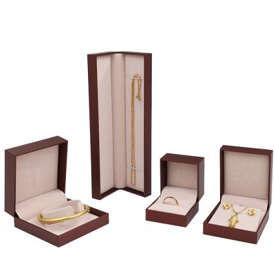 China Place Jewelry New Jewelry Display Products Listed Jewelry Organizer Storage Exhibit Ring Earrings Gift Packaging Display Box For Wedding Engagement Collection for sale