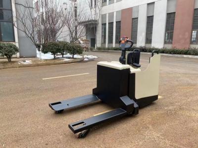 China Silla Vehículo de transporte semicerrado Capacidad de carga Pallet Jack eléctrico bandeja de almacén Vehículo de transporte en venta