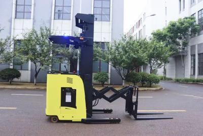 中国 1600 KG Electric Double Extension Forklift for Retail and E-commerce Warehousing 販売のため