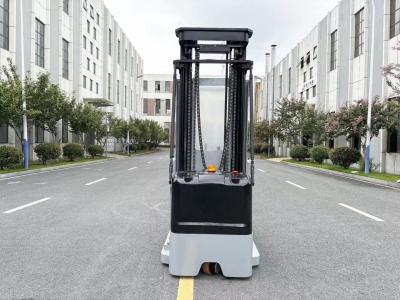 China Carrito de recogida automático Recogedor de palets eléctrico de pie Recogedor de pedidos alimentado por baterías 1000 KG Altura de elevación 6000 metros en venta