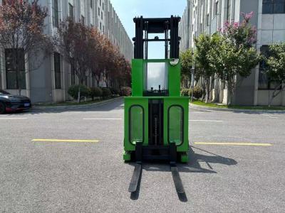 China 600 KG Electric Pallet Picker Cart with 680 mm Fork Width and 24V420AH Battery Capacity en venta