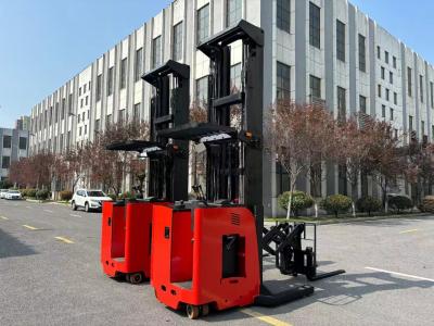 中国 1.5 Tons Double Reach Electric Forklift Lifting Height 8500 Mm 48V 400AH Battery Capacity 販売のため