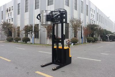 Китай Height 2000 mm Capacity 300 KG Electric Stacker Forklift Truck  With  Gripping  Barrel  Clamping  Battery Capacity 24V240AH продается