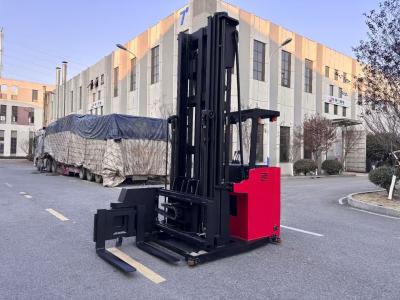 China Drei-Wege-Elektro-Forklift-Fork nach links und rechts gedreht Nenngewicht 1500 KG Hebhöhe 7000 MM zu verkaufen