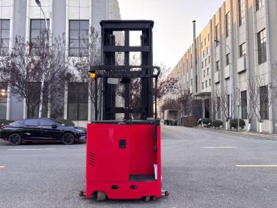 中国 空間節約 電気パレットスタッカー 容量 1500 KG 持ち上げ高度 7000 MM 販売のため