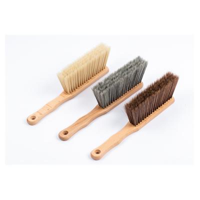 China Factory Directly Good Quality Beech Wood Sustainable PBT Filament Bed Brush Bed Cleaning Brush For Sheets for sale