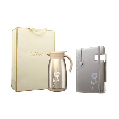 China 2021 Gift Set For Women On Their Birthdays, Women Farming Gift Set Water Bottle Gift Set Deluxe With Notebook for sale