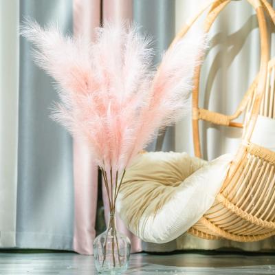 China Excellent Celebration Factory Wholesale Cheap Artificial Pampas Grass Decoration Christmas Gifts Beautifully Wrapped Bouquet for sale