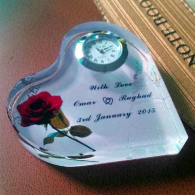 China Europe Laser Engraved Wedding Favor Crystal Clock For Wedding Souvenirs for sale