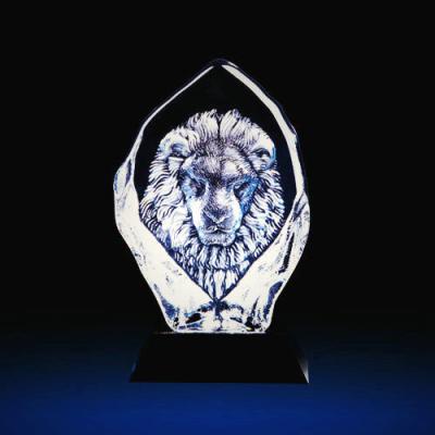 China Europe Cut Crystal Lion Etch Trophy For Business Leadership Award for sale