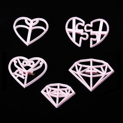 China Viable 5Pcs Heart Shape Cookie Cutter Set Cake Cookie Cutter Mold Set Plastic Fondant Cake Decorating Tools for sale