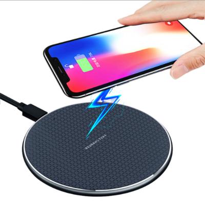 China 2021 New Products Mobile Phone UUTEK K8 10w Wireless Charger For iPhone OEM High Quality Fast Wireless Charger for sale