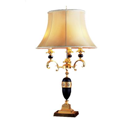 China Luxury European French copper fabric hallway desk lamp living room background bedroom bedside lamp for sale