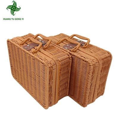 China Factory Customized Luxury Sustainable Plastic Style Fruit Vegetable Snack Storage Folding Picnic Ratan Basket Directly With Handle Wholesale for sale